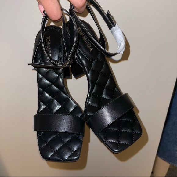 Black chunky block heel with ankle straps❤️ - Picture 4 of 7